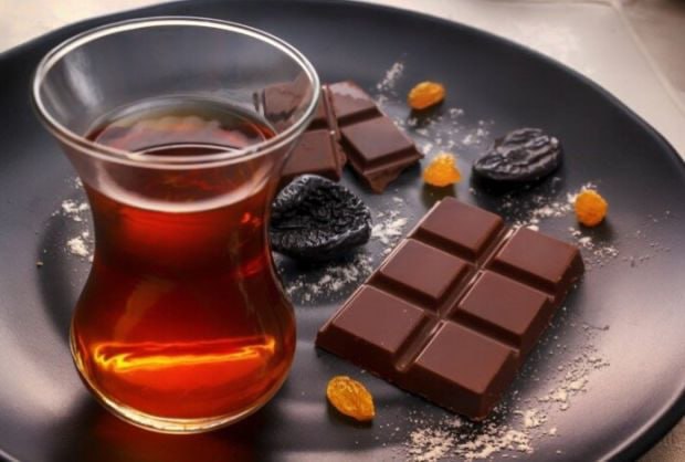 Tee ja šokolaad aitavad kaalust alla võtta